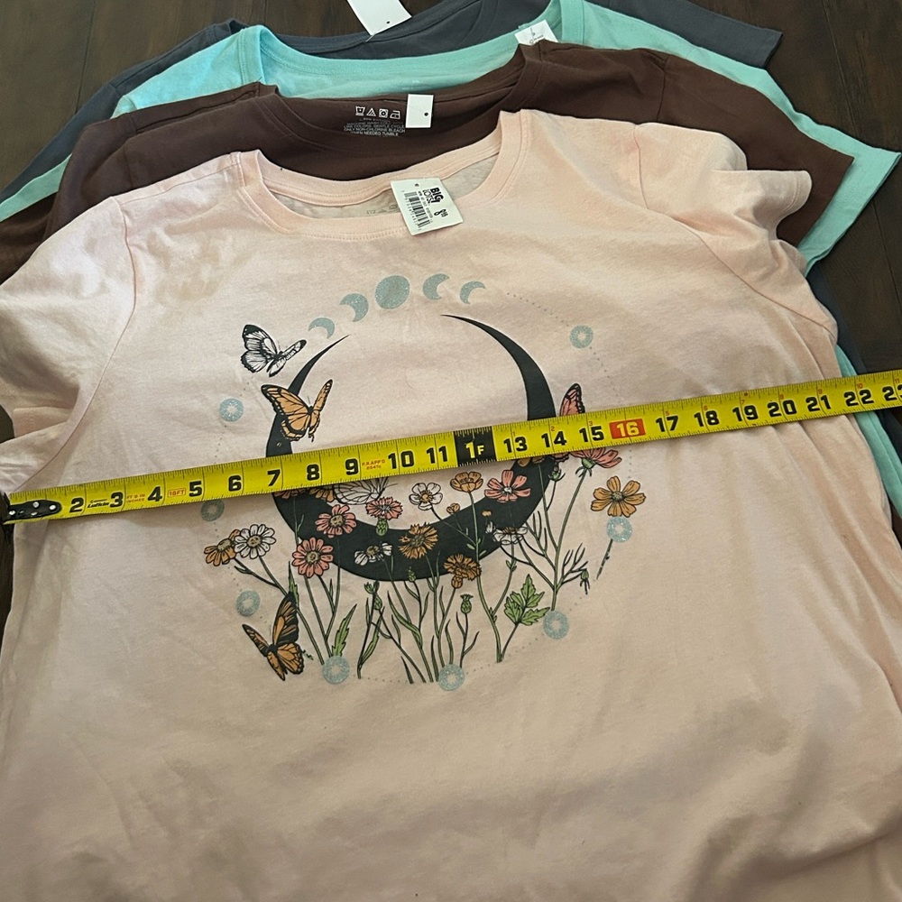 NWT Womens  XXL Graphic T-Shirts - Picture 9 of 11